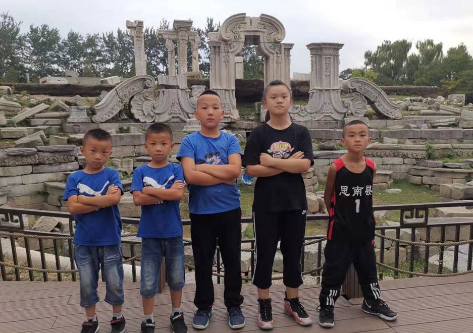 如何通过传球训练增强团队默契?_1